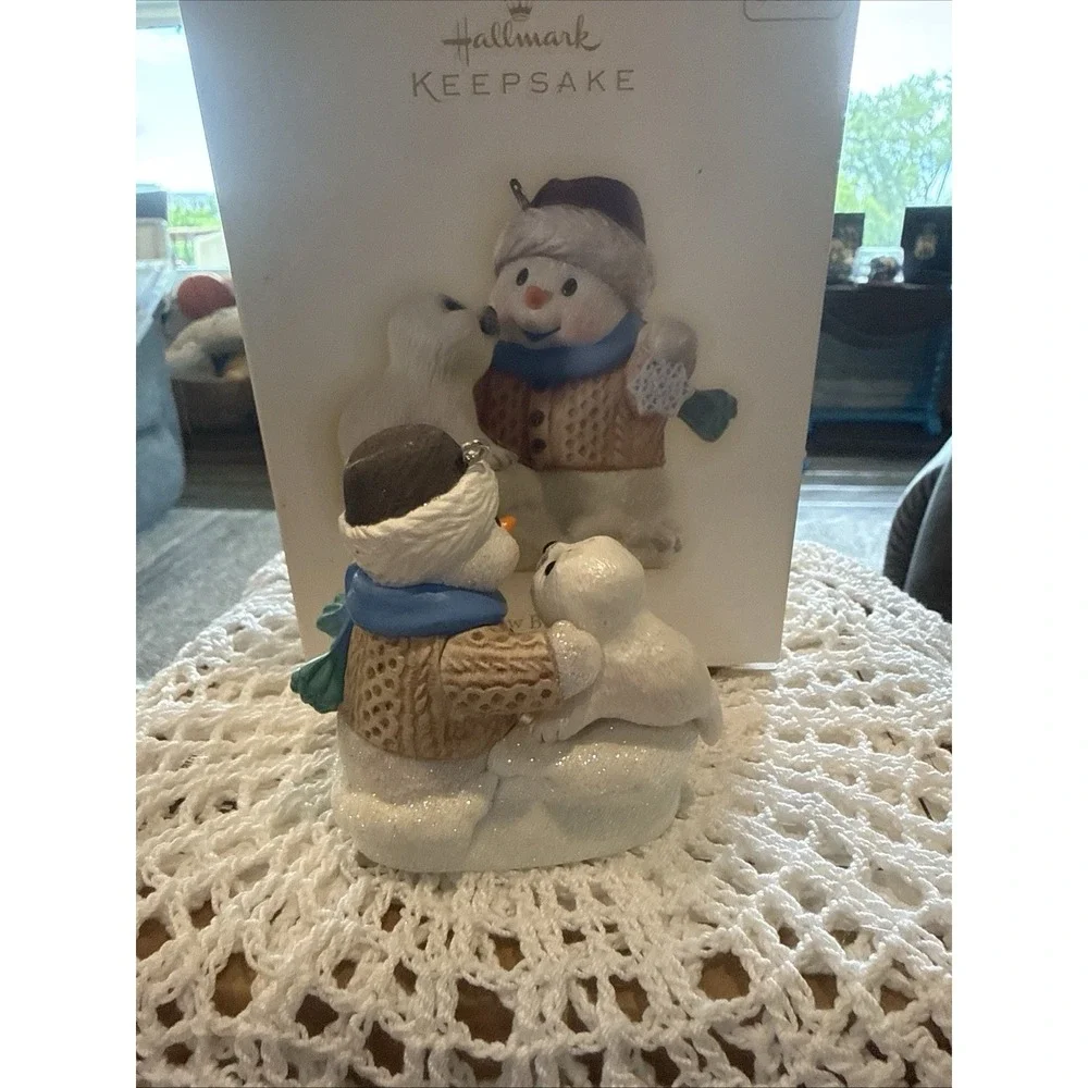 Hallmark Keepsake Snow Buddies 2009 12th in the Series Seal Snow Ornament